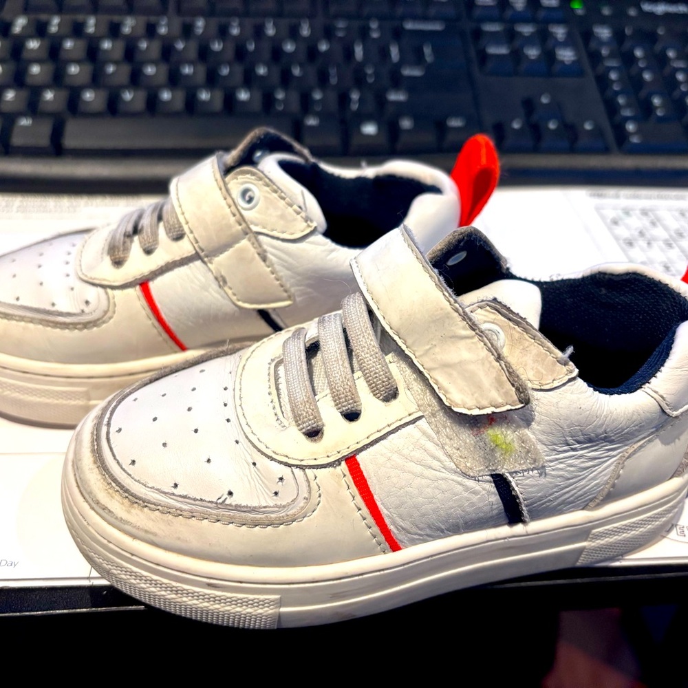 Jacadi Paris toddler sneakers sz 25
